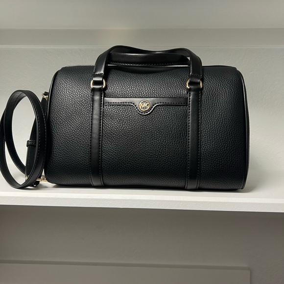 MICHAEL KORS  TRAVEL BLACK MD DUFFLE SATCHEL - Picture 1 of 6